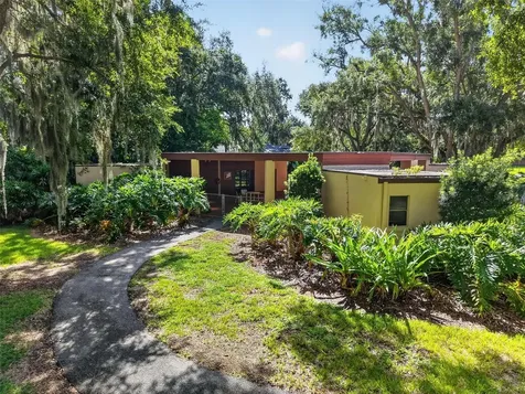 4300 Baywood Boulevard Mount Dora FL 32757