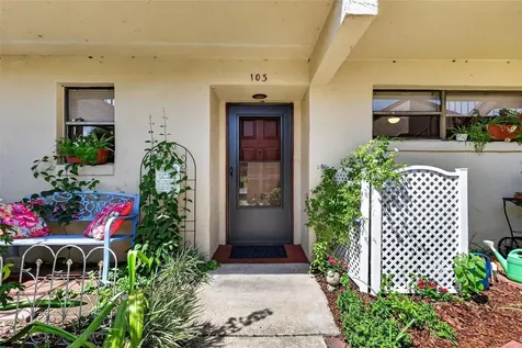 4300 Baywood Boulevard Mount Dora FL 32757