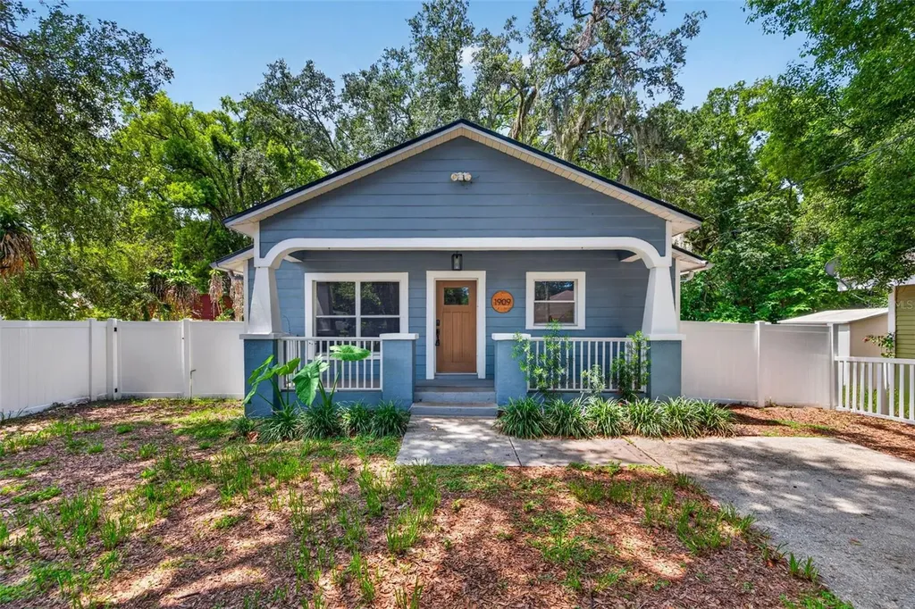 1909 E Henry Avenue Tampa FL 33610