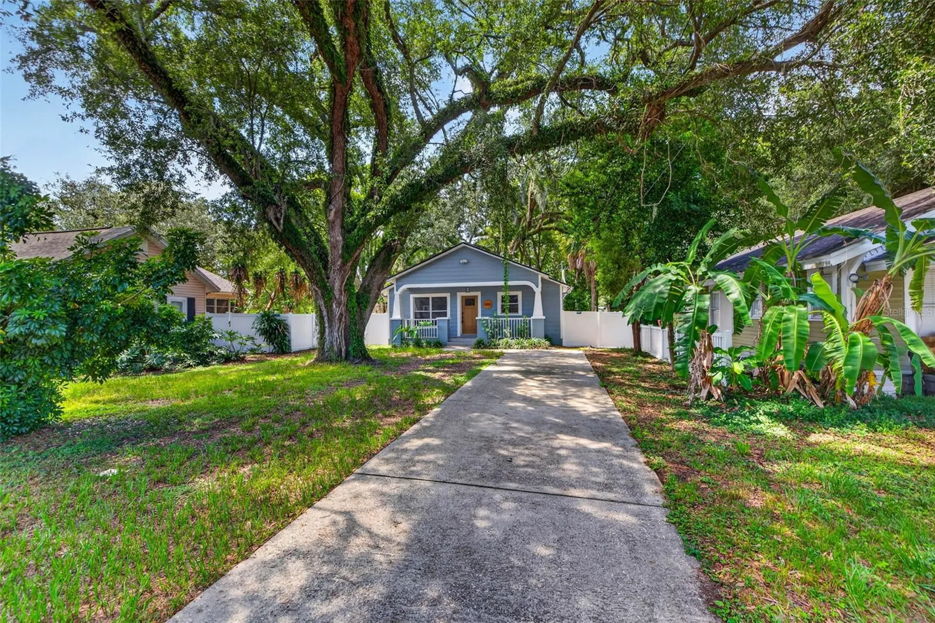 1909 E Henry Avenue Tampa FL 33610