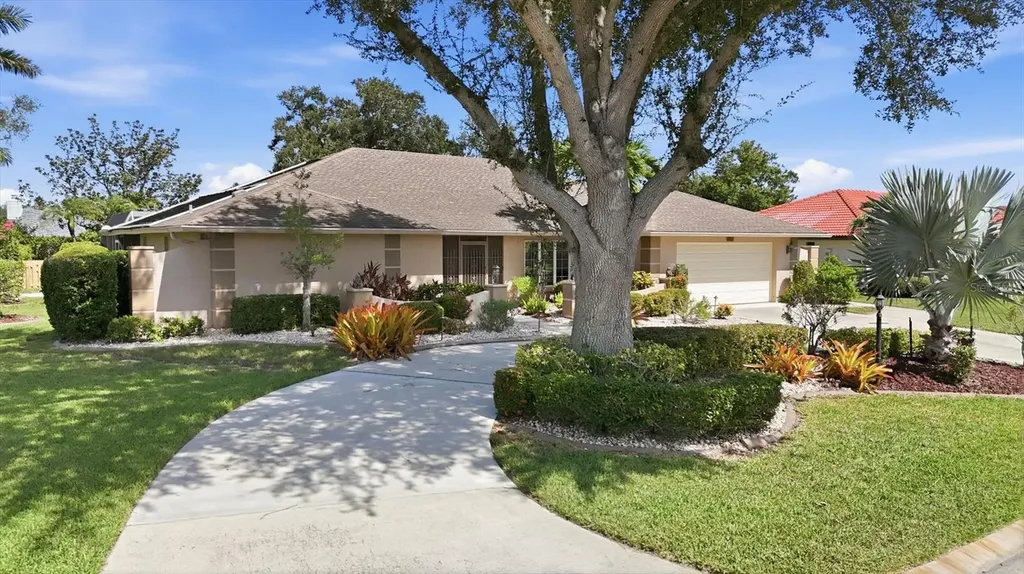 5511 Country Lakes Trail Sarasota FL 34243
