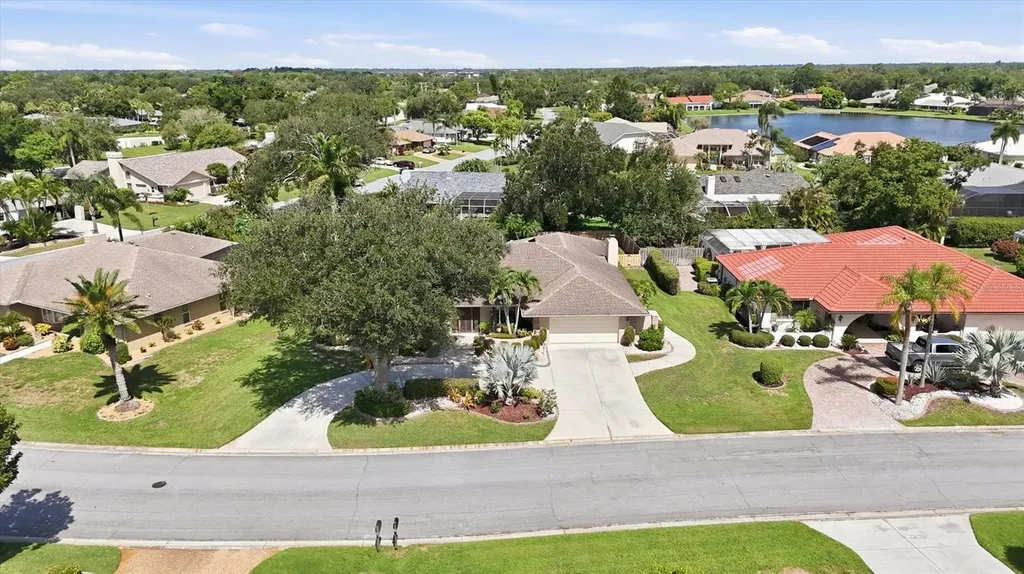 5511 Country Lakes Trail Sarasota FL 34243