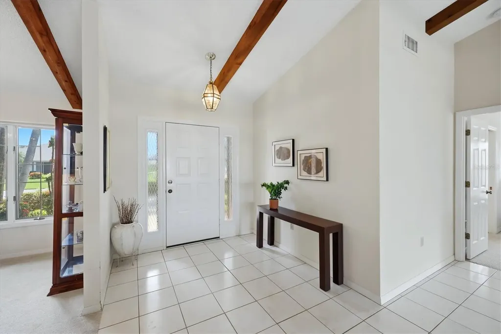 5511 Country Lakes Trail Sarasota FL 34243