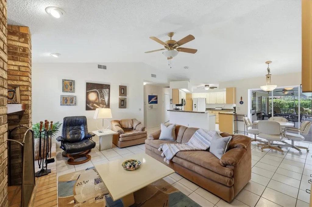 5511 Country Lakes Trail Sarasota FL 34243