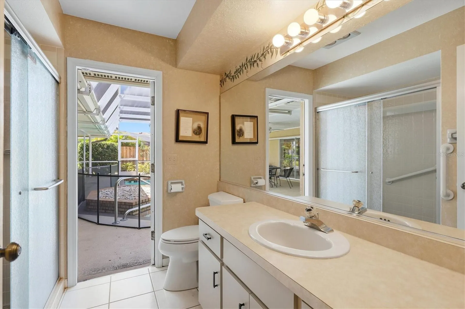5511 Country Lakes Trail Sarasota FL 34243