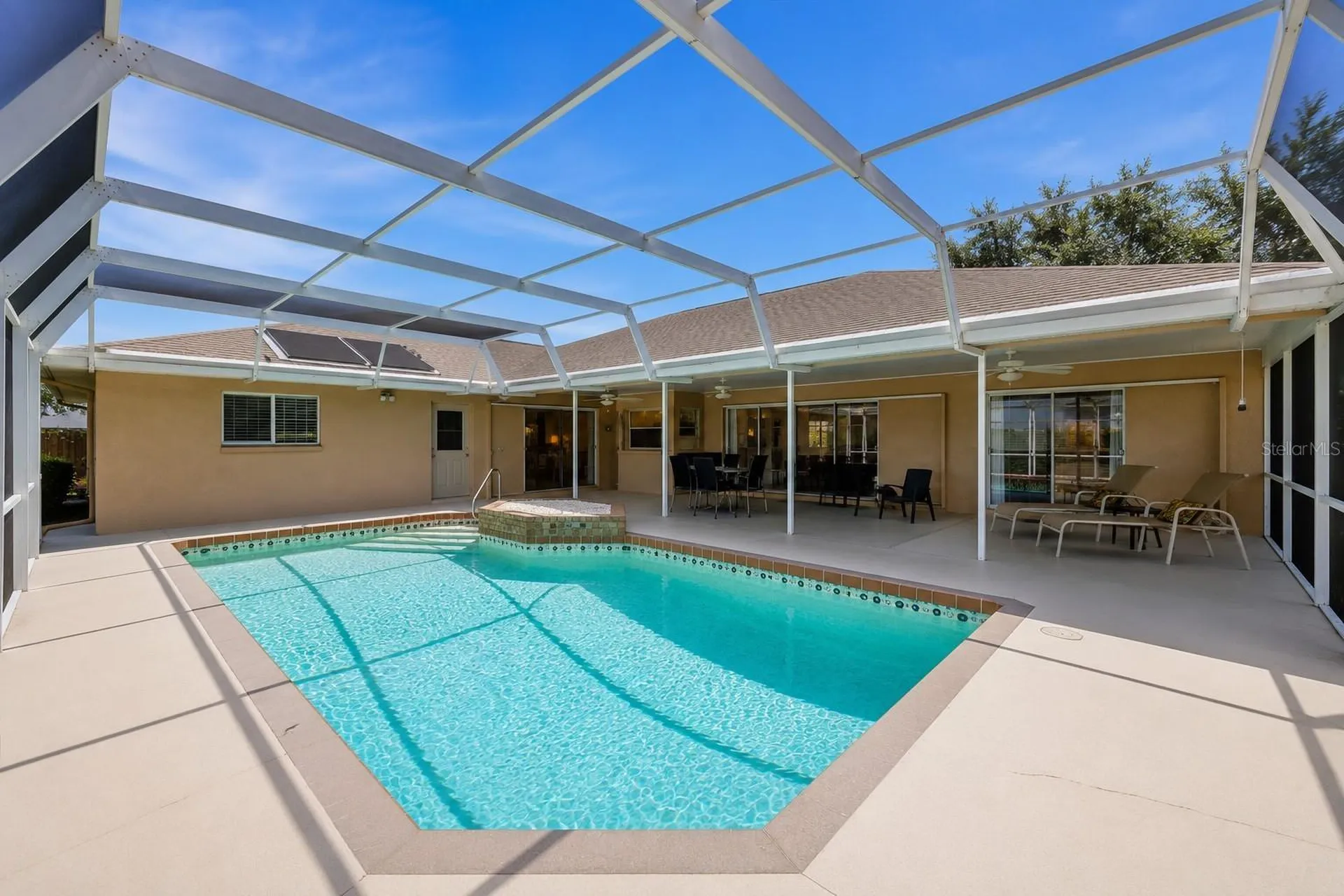 5511 Country Lakes Trail Sarasota FL 34243