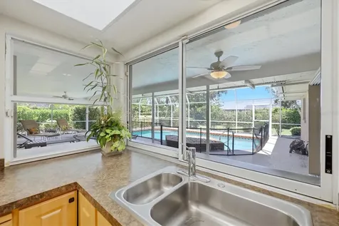 5511 Country Lakes Trail Sarasota FL 34243