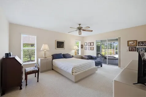5511 Country Lakes Trail Sarasota FL 34243