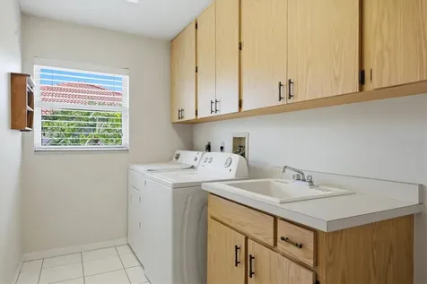5511 Country Lakes Trail Sarasota FL 34243