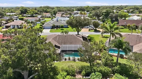 5511 Country Lakes Trail Sarasota FL 34243