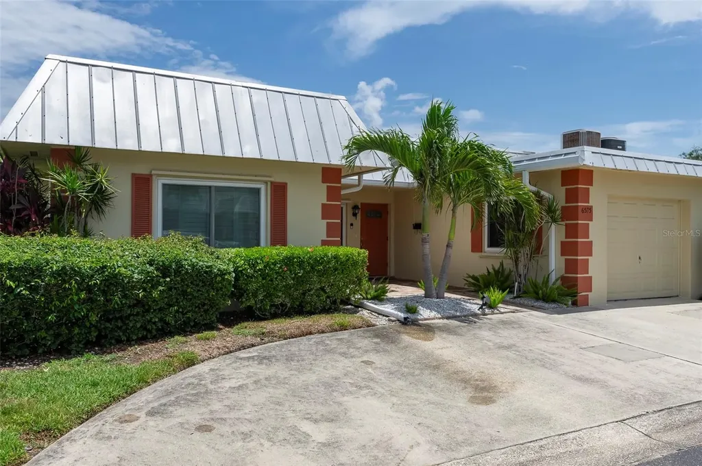 6575 Green Valley Drive Seminole FL 33777