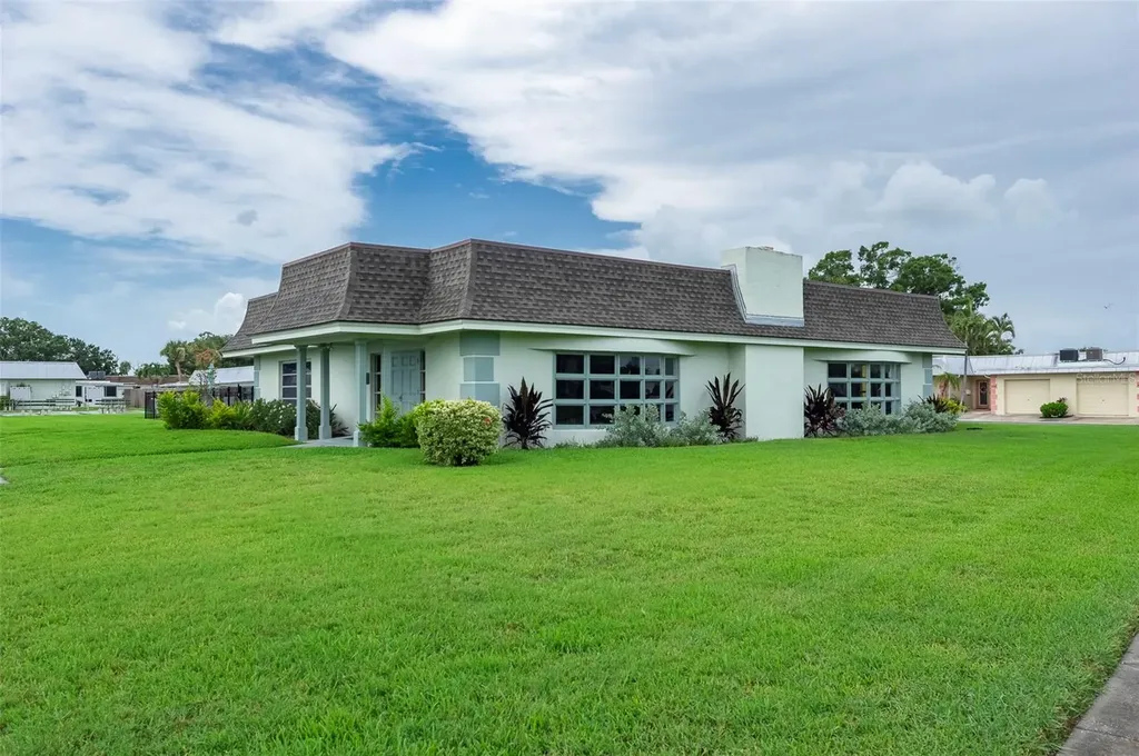 6575 Green Valley Drive Seminole FL 33777