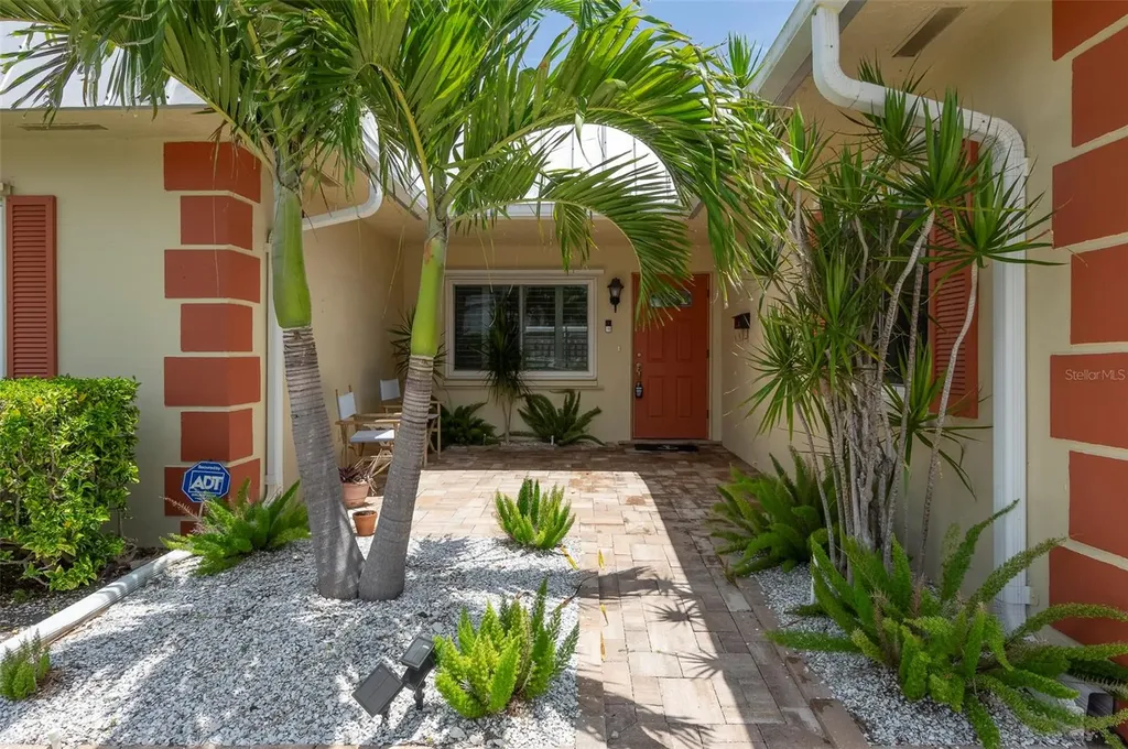 6575 Green Valley Drive Seminole FL 33777