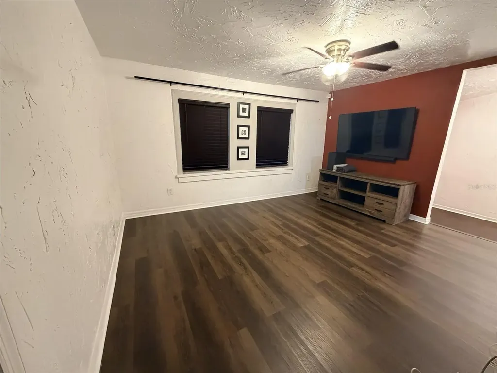 1707 W Comanche Avenue Tampa FL 33603