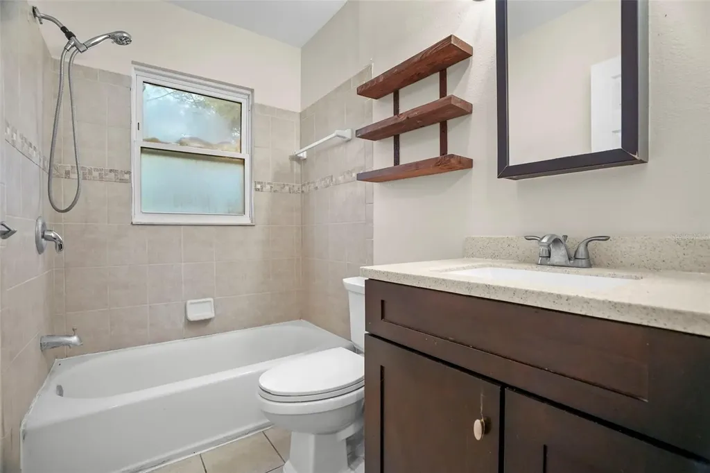 446 37th Avenue NE St Petersburg FL 33704