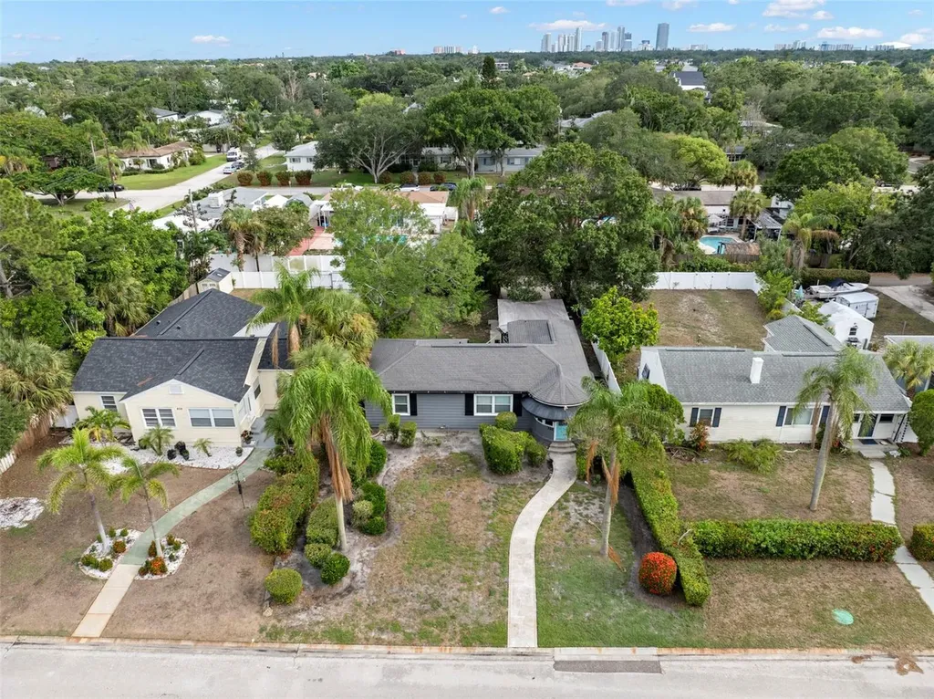 446 37th Avenue NE St Petersburg FL 33704