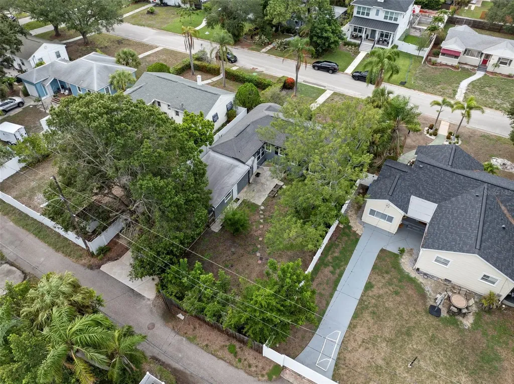 446 37th Avenue NE St Petersburg FL 33704