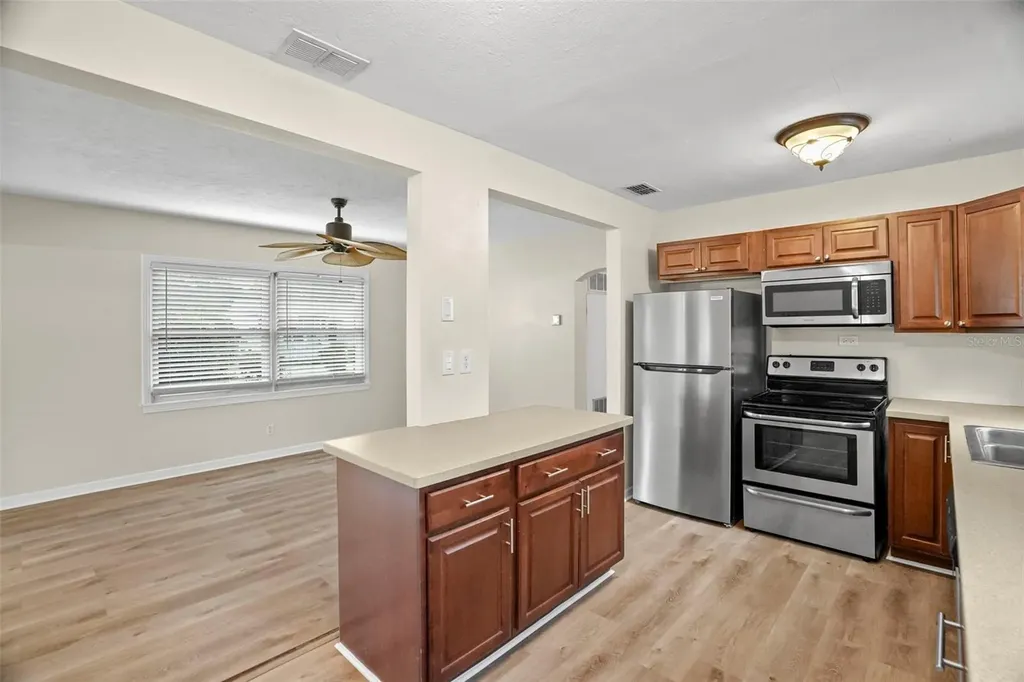 446 37th Avenue NE St Petersburg FL 33704