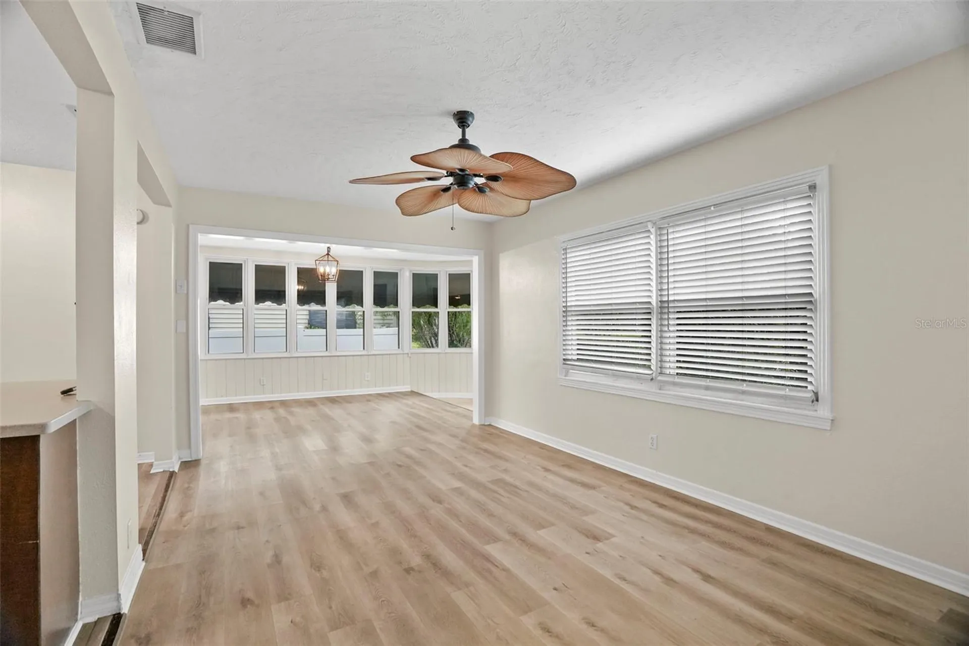 446 37th Avenue NE St Petersburg FL 33704