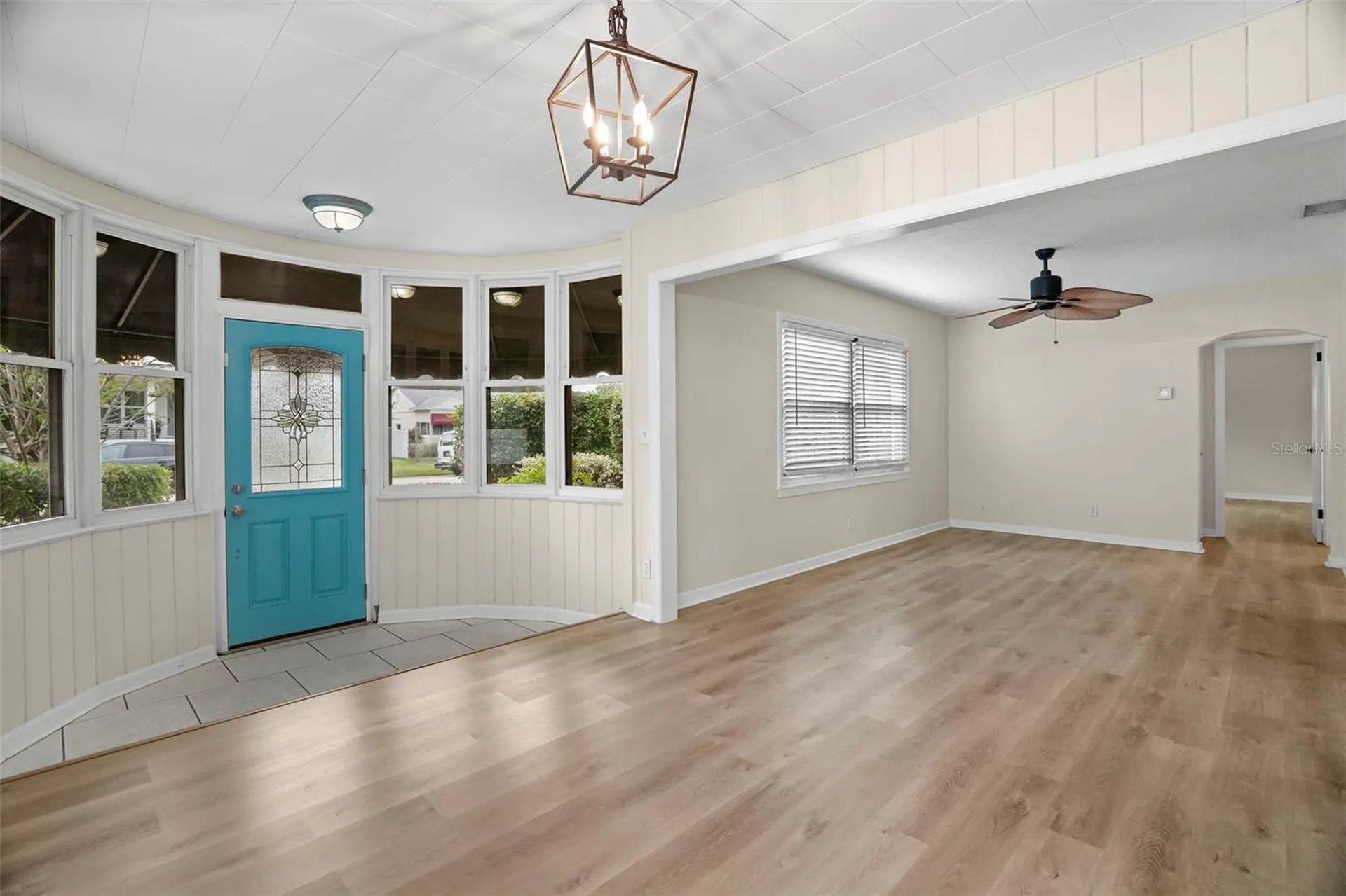 446 37th Avenue NE St Petersburg FL 33704