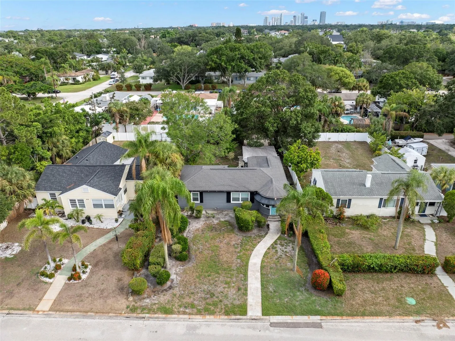446 37th Avenue NE St Petersburg FL 33704
