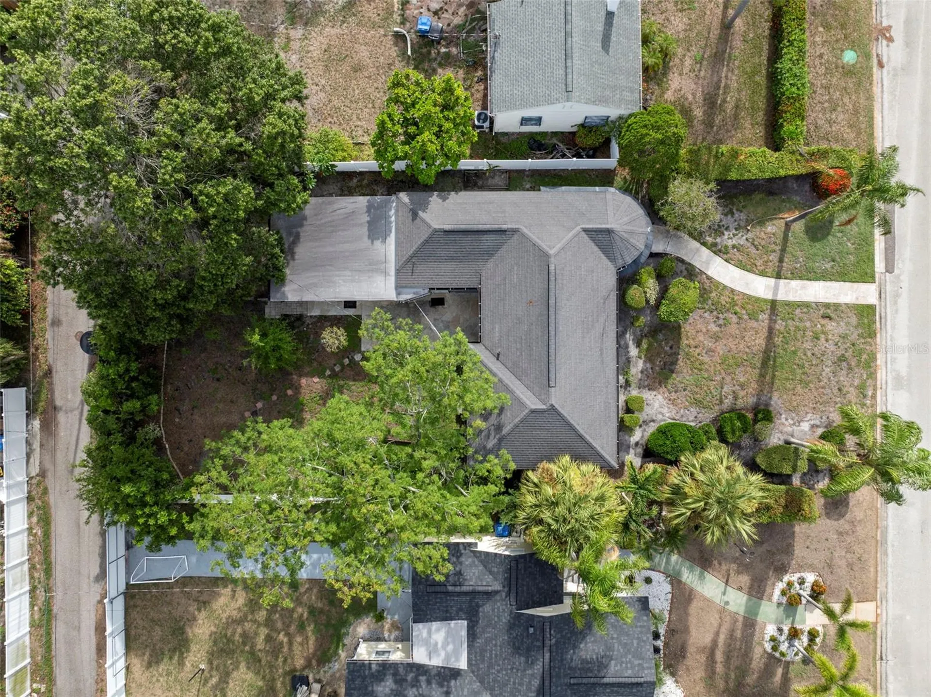 446 37th Avenue NE St Petersburg FL 33704
