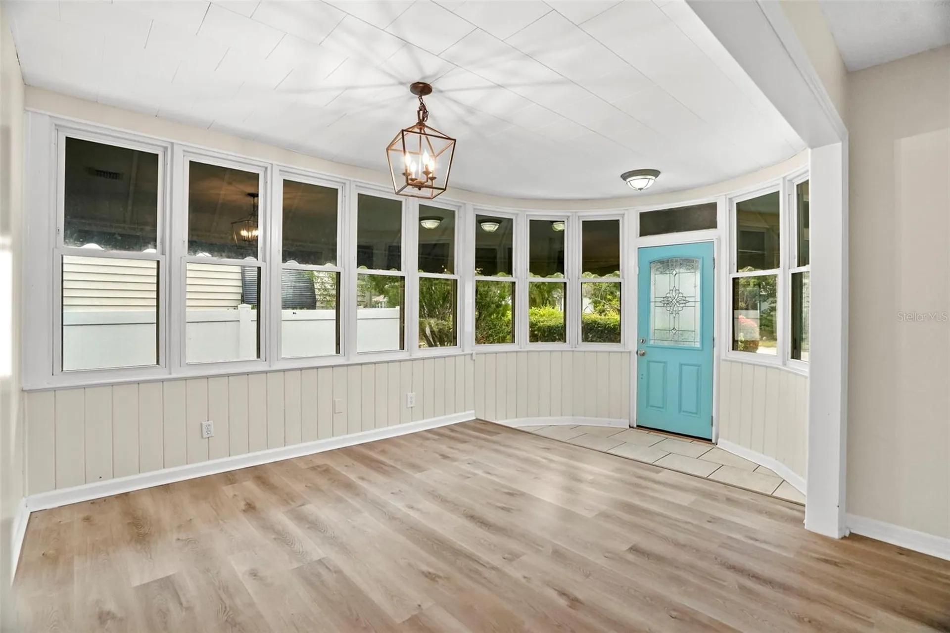 446 37th Avenue NE St Petersburg FL 33704