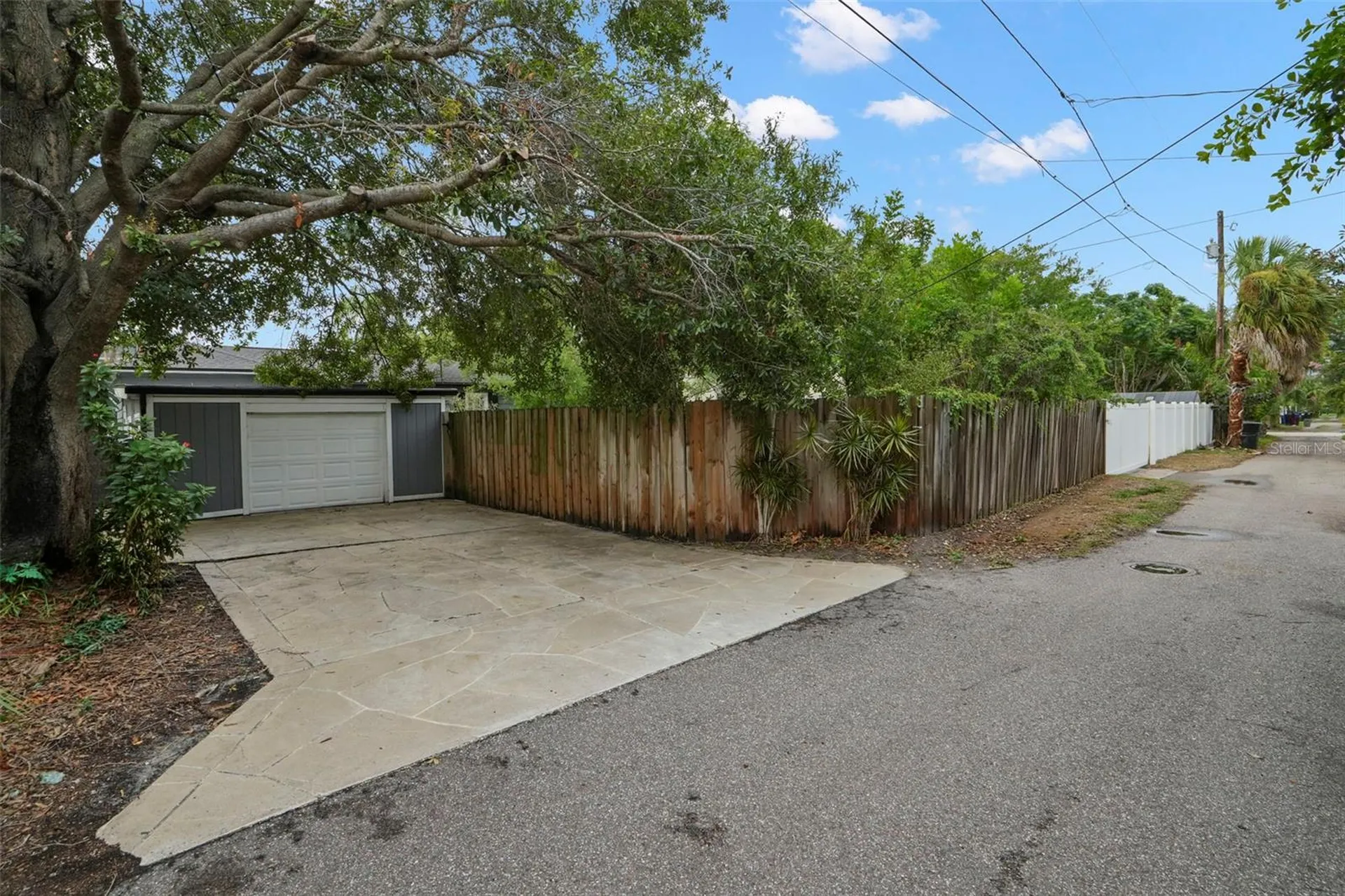 446 37th Avenue NE St Petersburg FL 33704