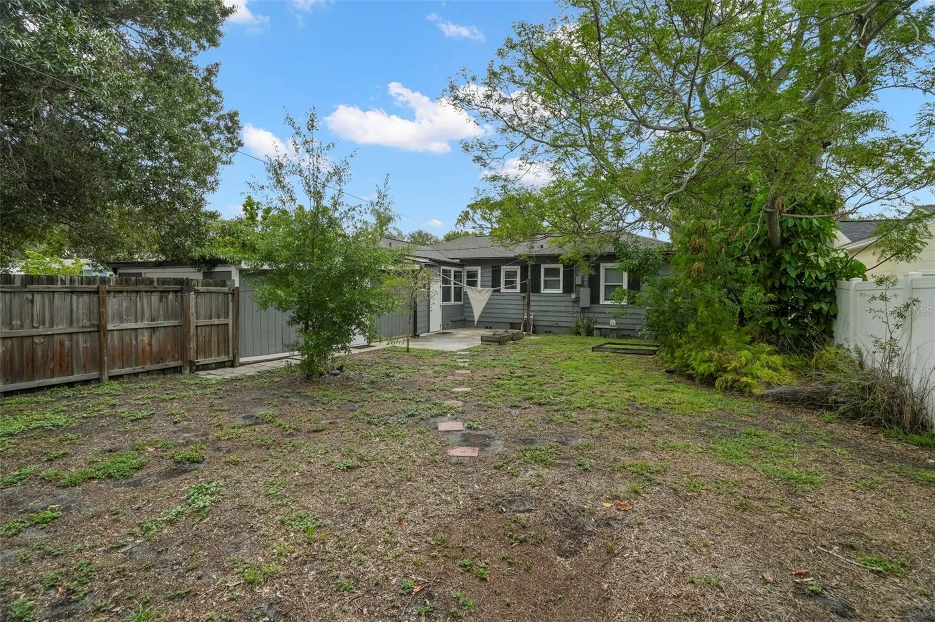 446 37th Avenue NE St Petersburg FL 33704