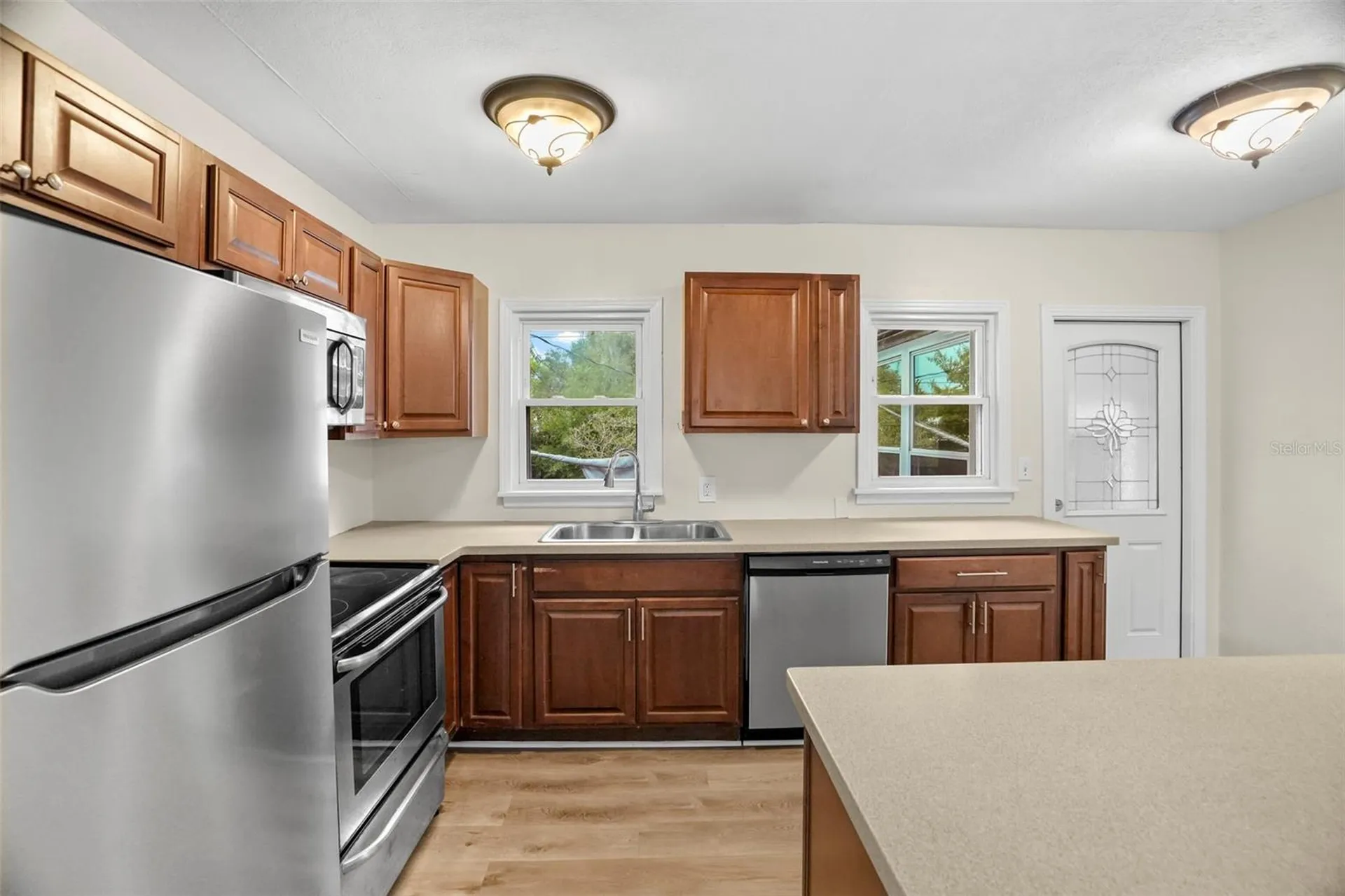 446 37th Avenue NE St Petersburg FL 33704