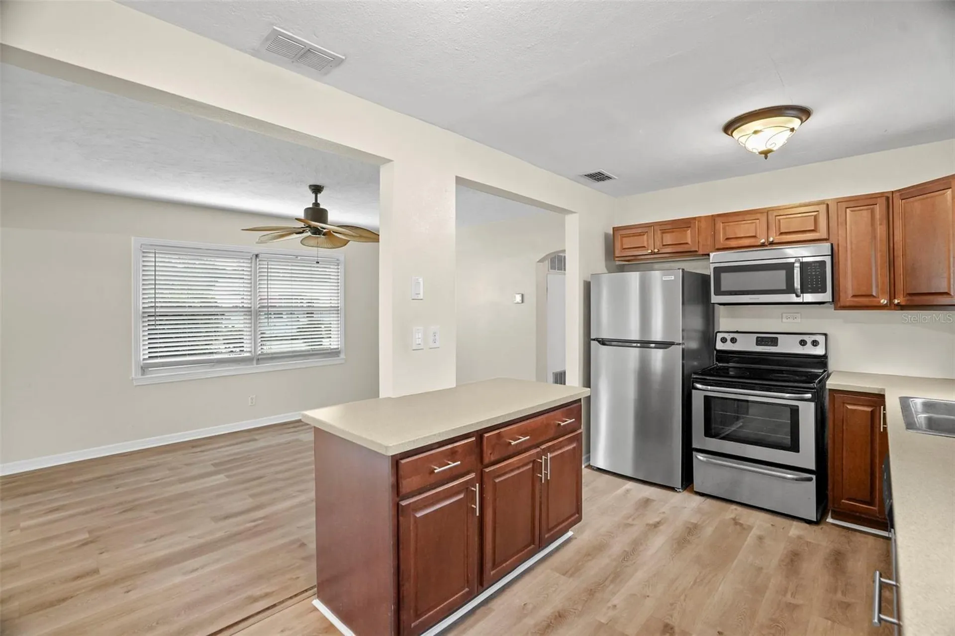 446 37th Avenue NE St Petersburg FL 33704