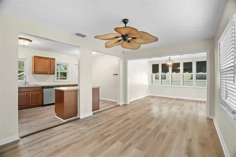 446 37th Avenue NE St Petersburg FL 33704