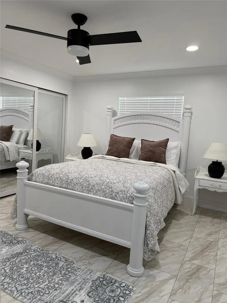 4534 N Lake Drive Sarasota FL 34232