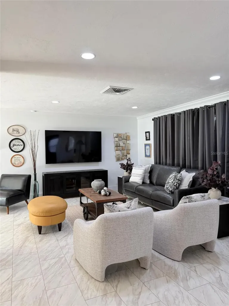 4534 N Lake Drive Sarasota FL 34232