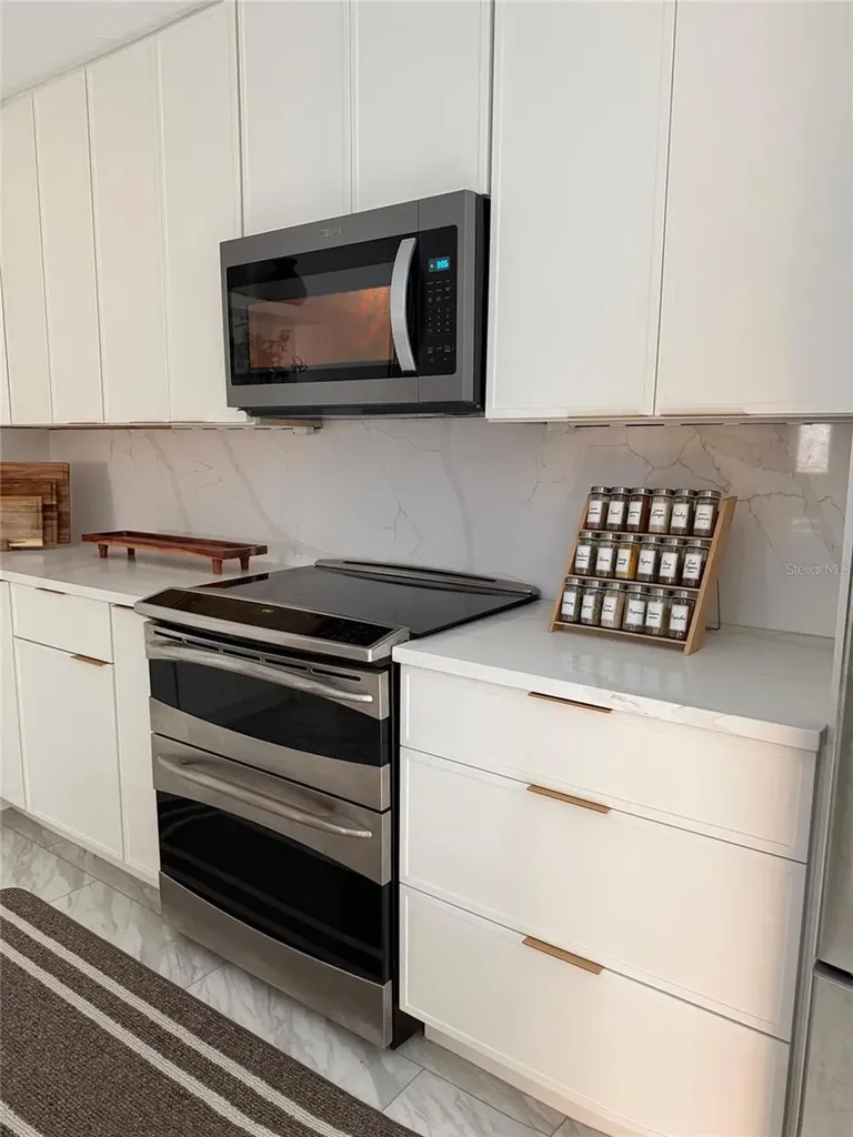 4534 N Lake Drive Sarasota FL 34232