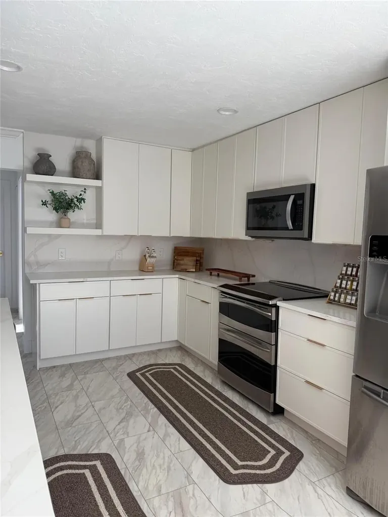 4534 N Lake Drive Sarasota FL 34232