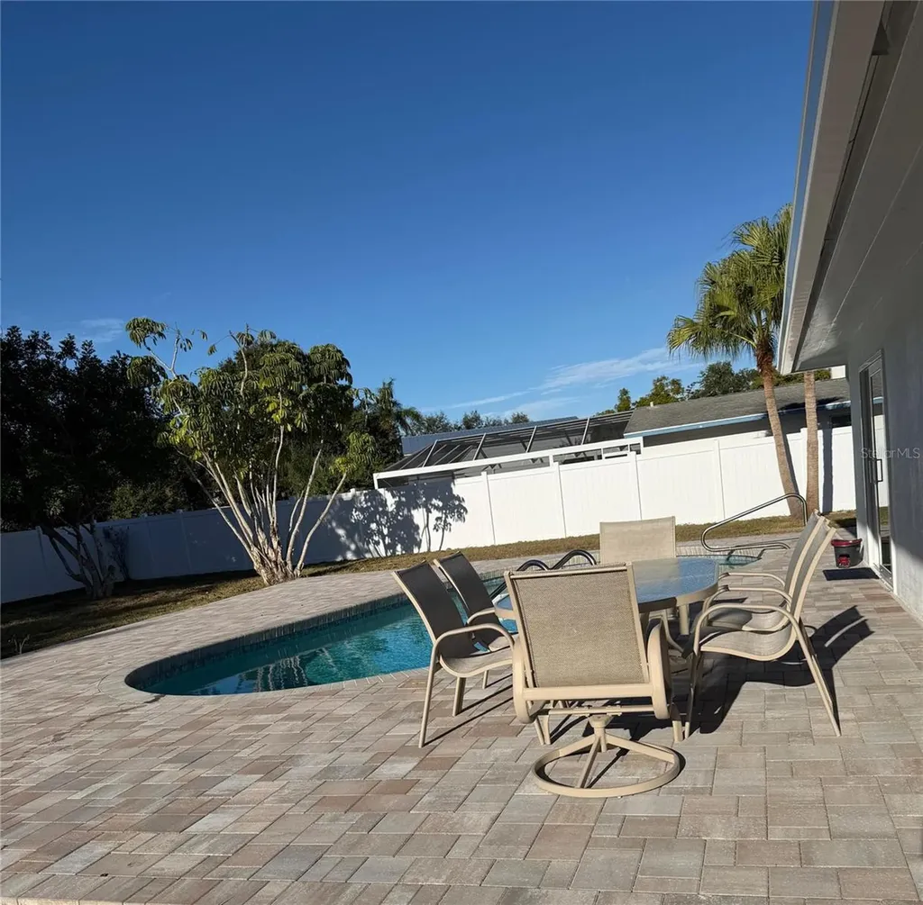 4534 N Lake Drive Sarasota FL 34232
