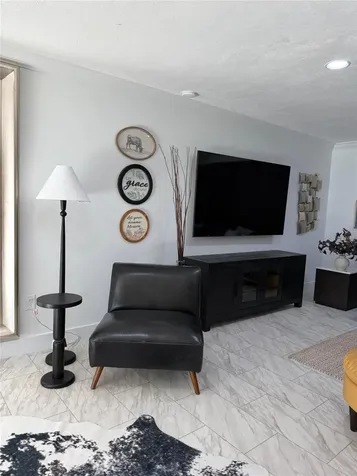 4534 N Lake Drive Sarasota FL 34232