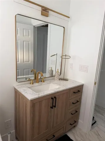 4534 N Lake Drive Sarasota FL 34232