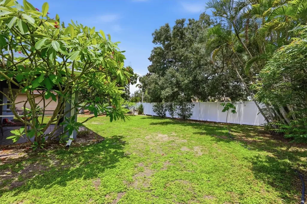 5874 Covington Way Sarasota FL 34232