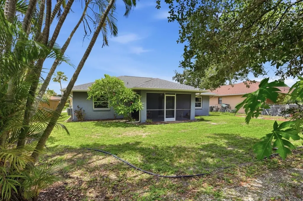 5874 Covington Way Sarasota FL 34232
