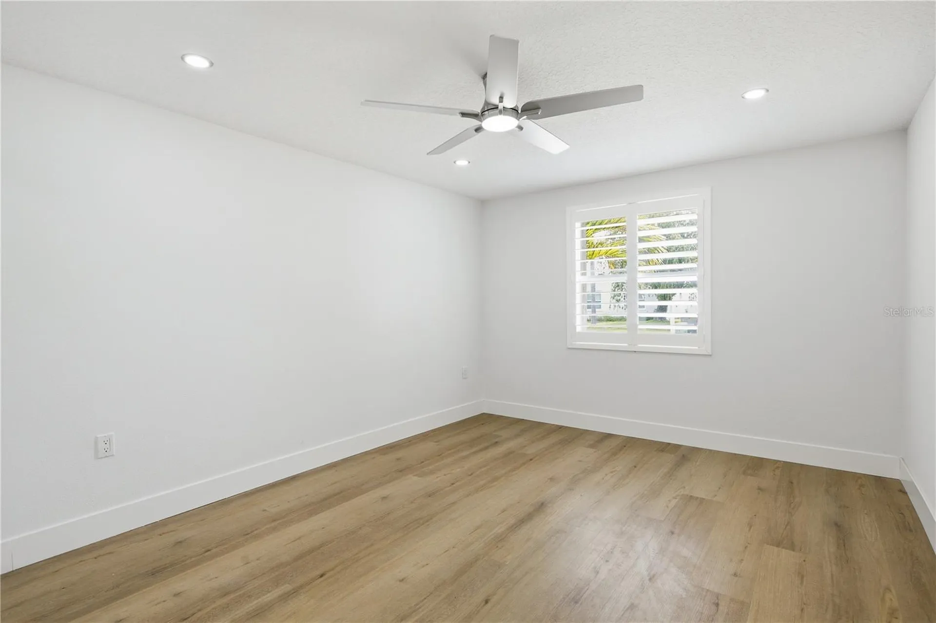 9911 Island Harbor Drive Port Richey FL 34668