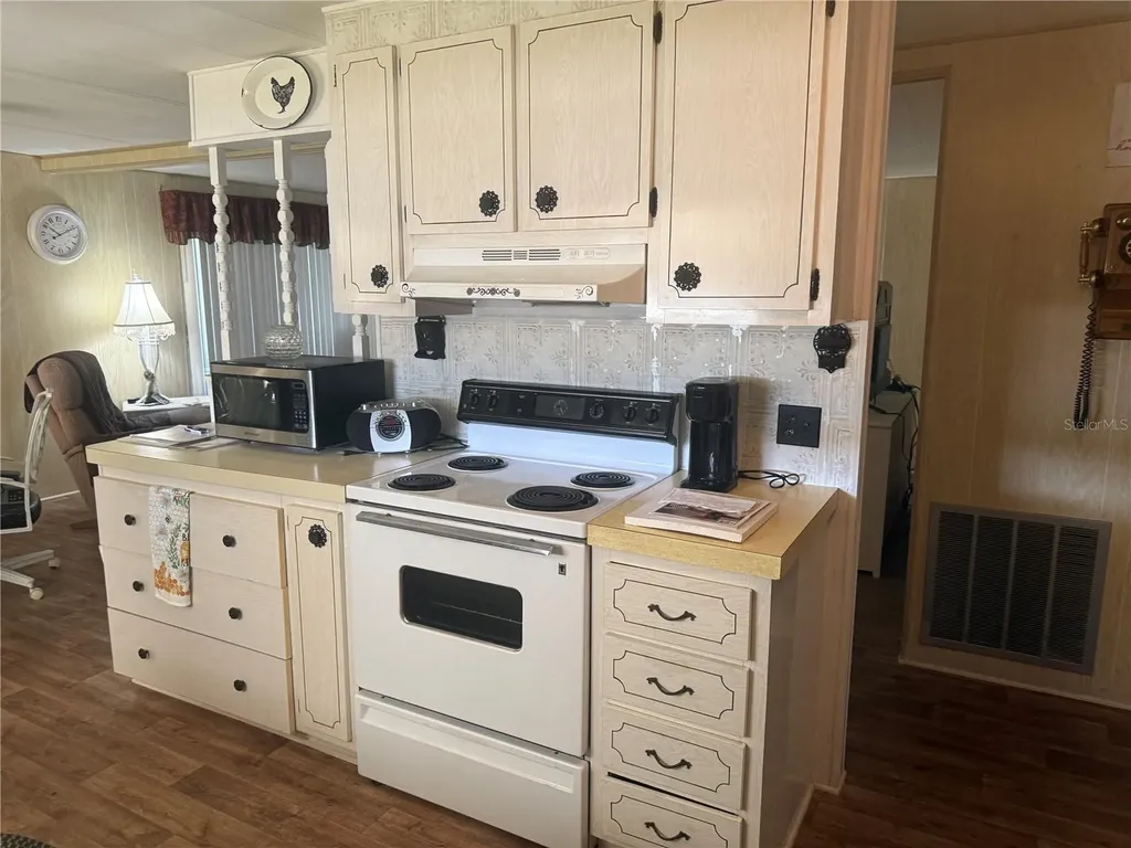37529 Attica Avenue Zephyrhills FL 33542