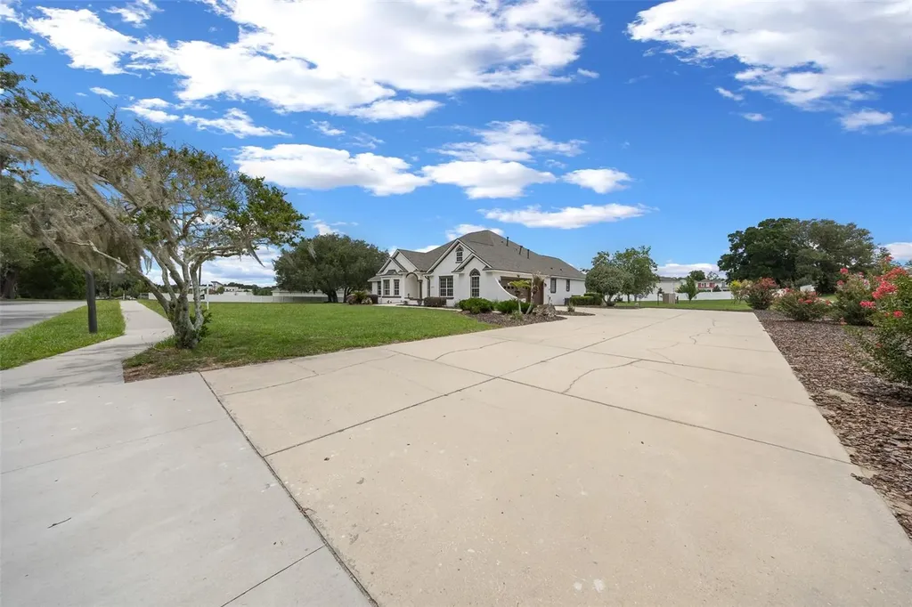 5092 NE 81st Boulevard Wildwood FL 34785
