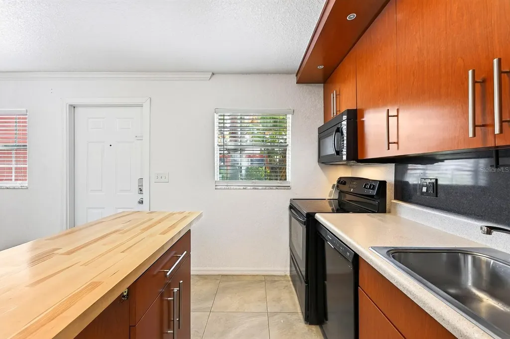 2423 E Central Boulevard Orlando FL 32803