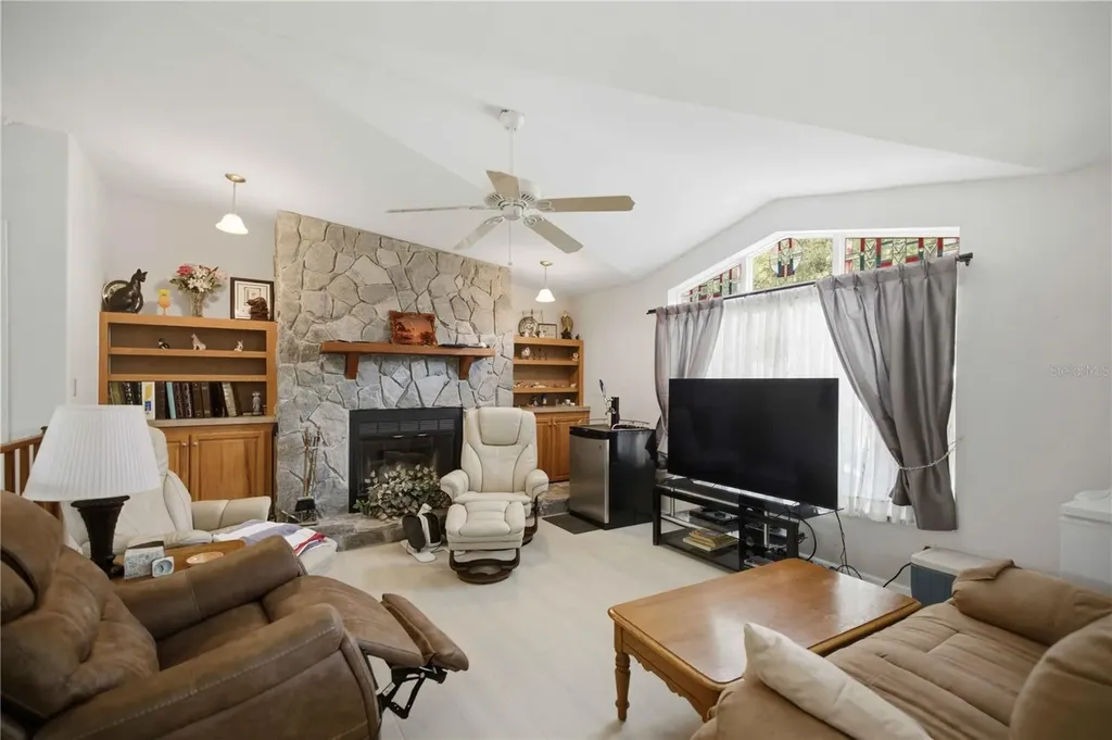 8420 County Road 109 Lady Lake FL 32159