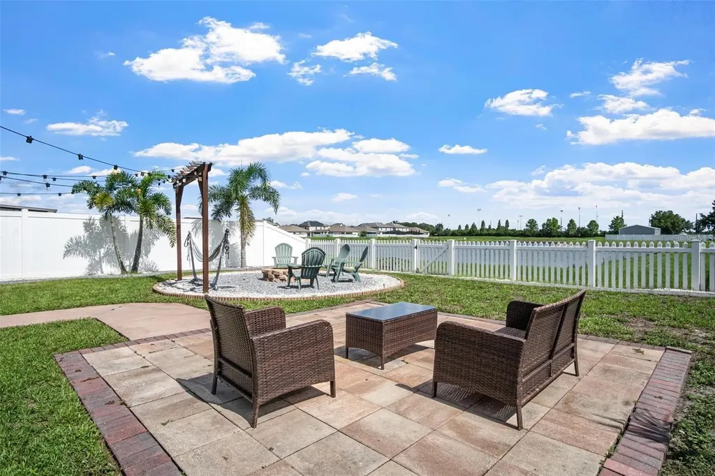 10624 Aldo Moro Drive Wimauma FL 33598