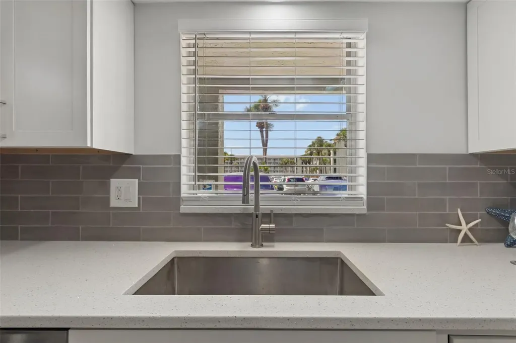 3074 Lake Bayshore Drive Bradenton FL 34205