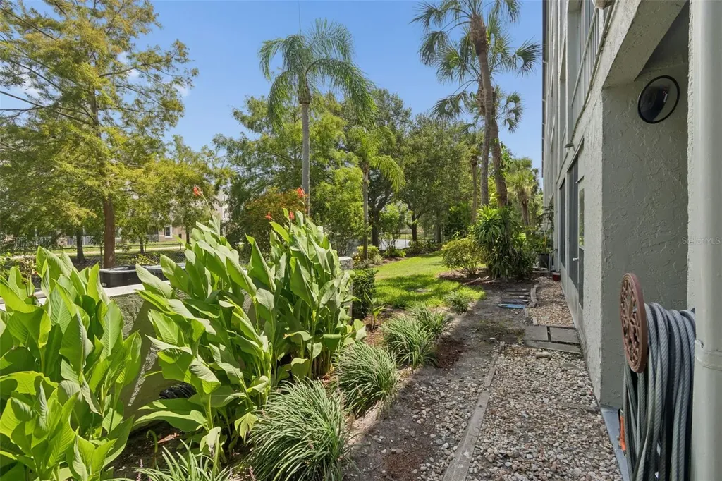 3074 Lake Bayshore Drive Bradenton FL 34205