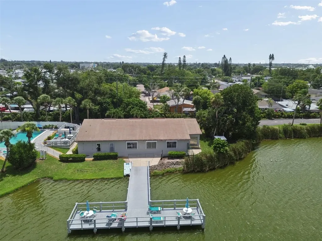3074 Lake Bayshore Drive Bradenton FL 34205